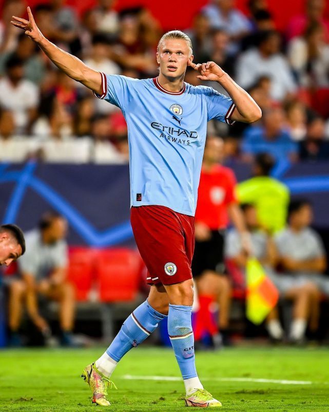 眼神锁定底 眼神锁定底